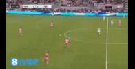 还是0-0！阿连德禁区内抽射破门，边裁举旗示意越位在先进球无效