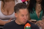 圈米来了！米奇身后的大雷女士是OF博主 粉丝付费可以看更多